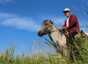 Le Kirghize ne se déplace jamais autrement qu'à cheval